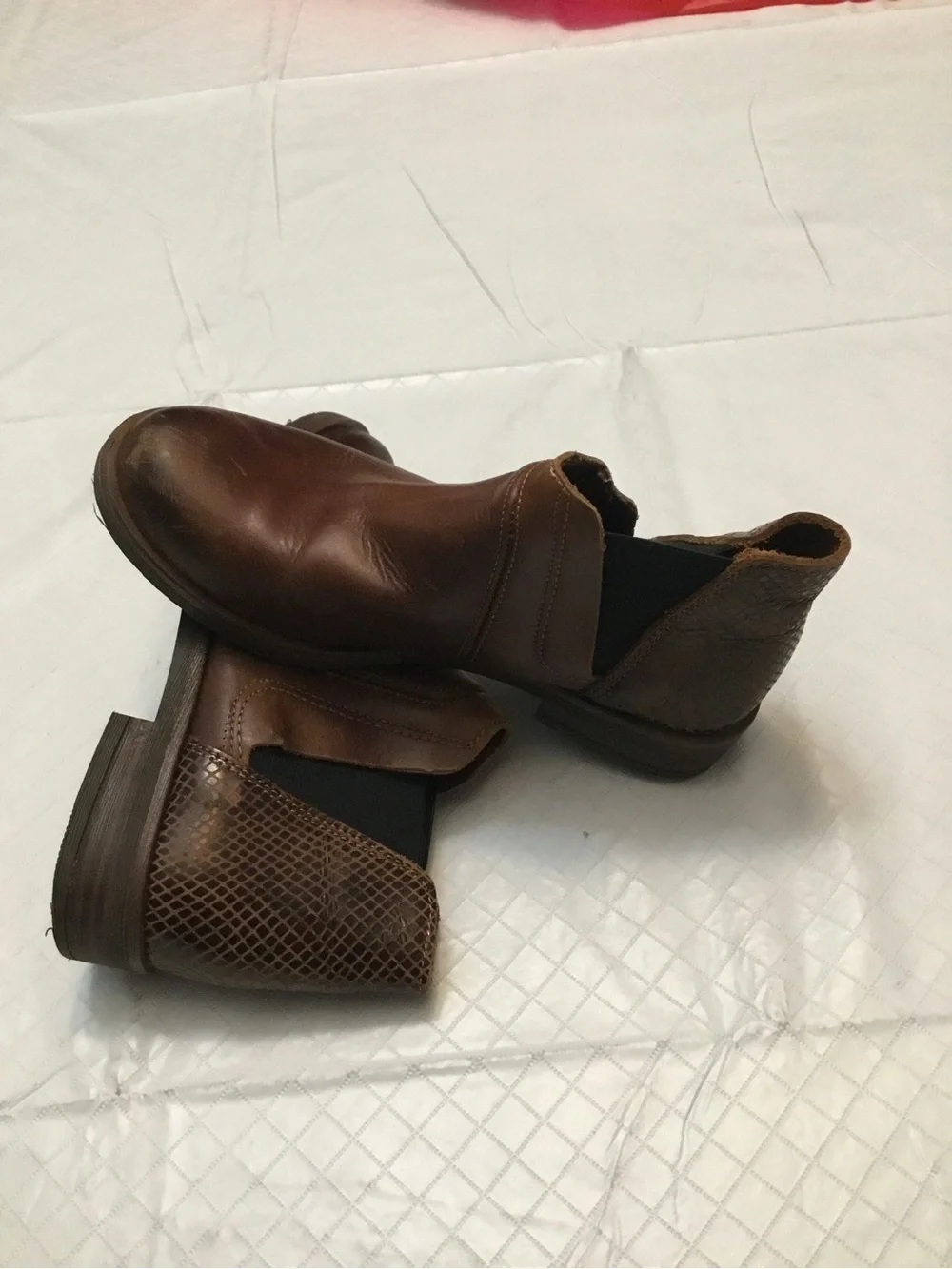 Clarks Women's Brown Leather Chelsea Boots Elastic Panel Slip-On Size 6